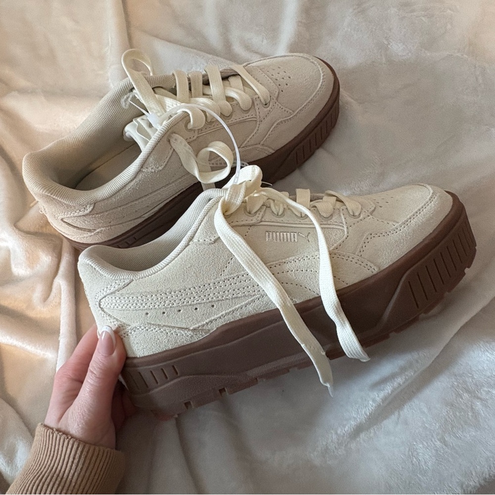 Puma Women's Cream and Brown Sneakers